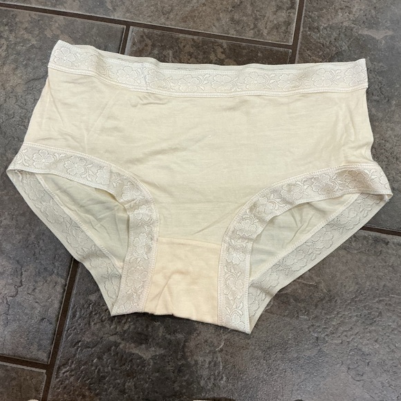 🔥3/$42 w FREE SHIPPING🔥 Cream ladies Underwear Set- 7 pairs - Picture 5 of 5
